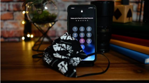 iPhone受疫情影响被要求改版-苹果戴口罩可以识别解锁_互联网资讯 - 06目录网资讯